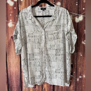 Velvet Heart Black and White Button Down Shirt